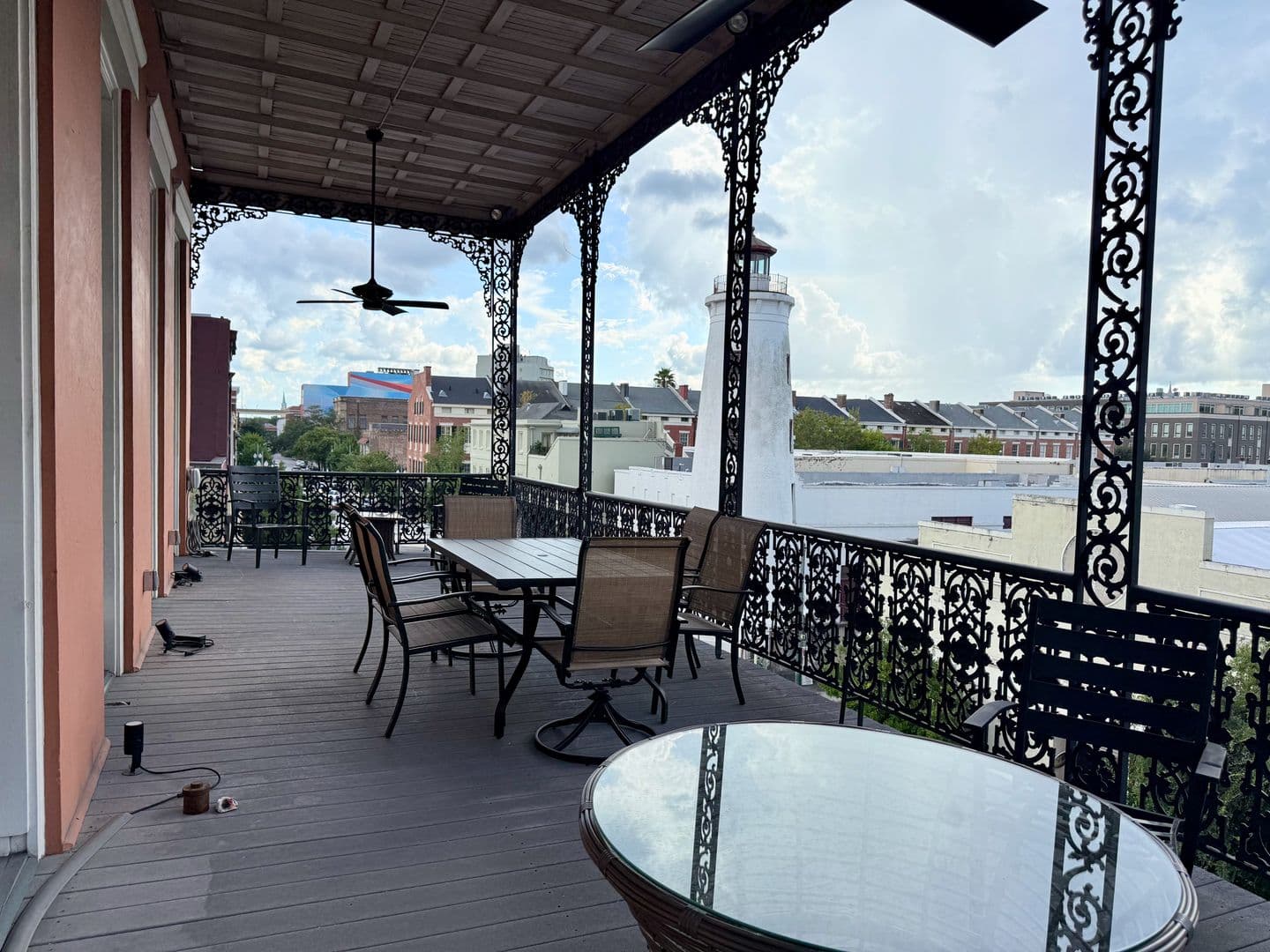 New Orleans Apartment: 730 Camp Street