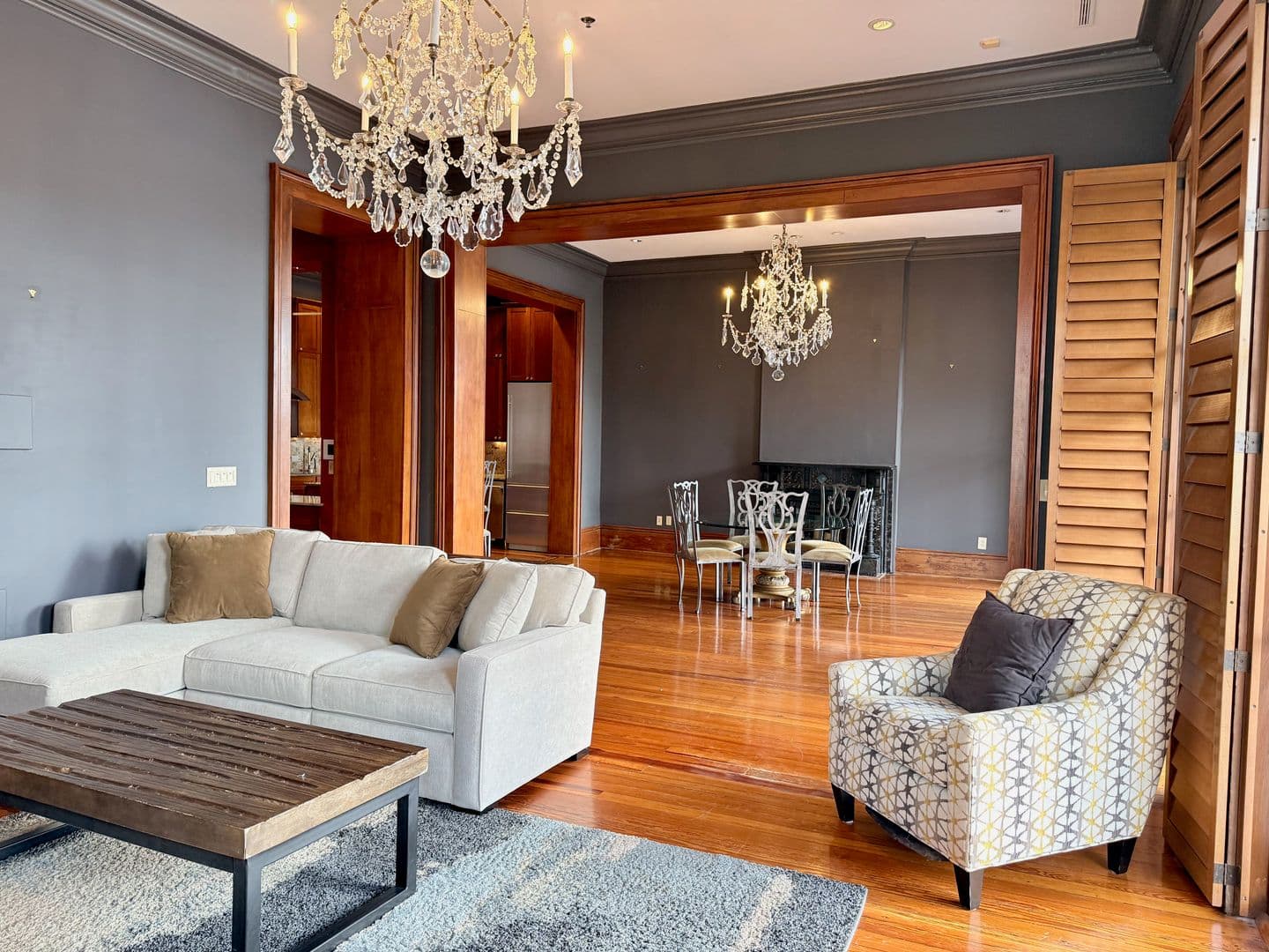 New Orleans Apartment: 730 Camp Street