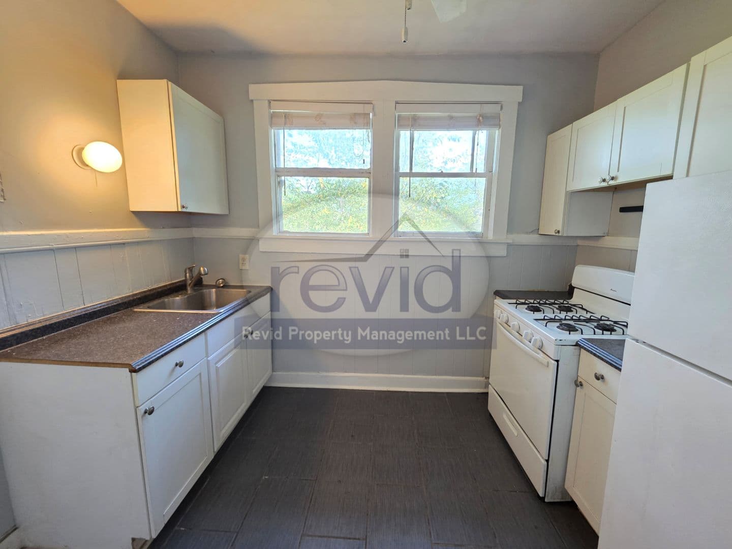Memphis Apartment: 144 N Belvedere