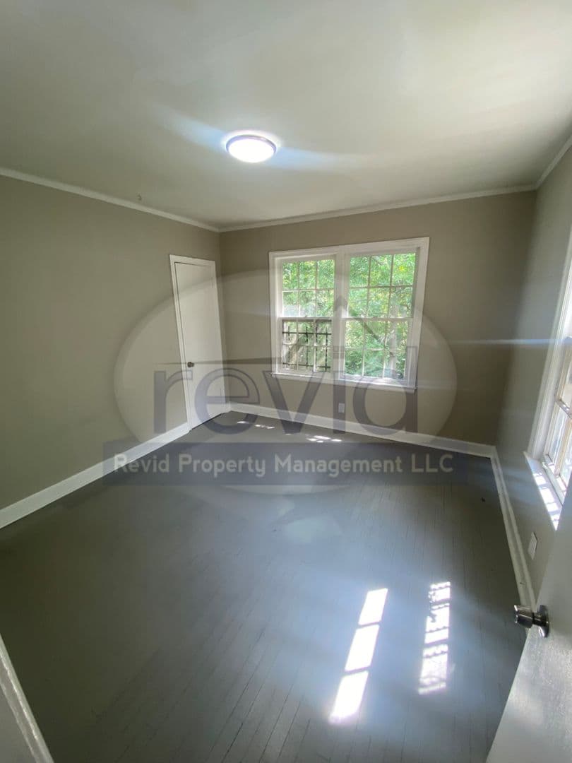 Memphis Apartment: 322 Hodges St.