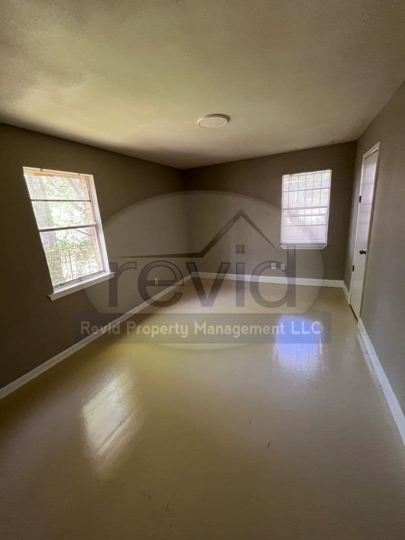 Memphis Apartment: 952 Emmie St.