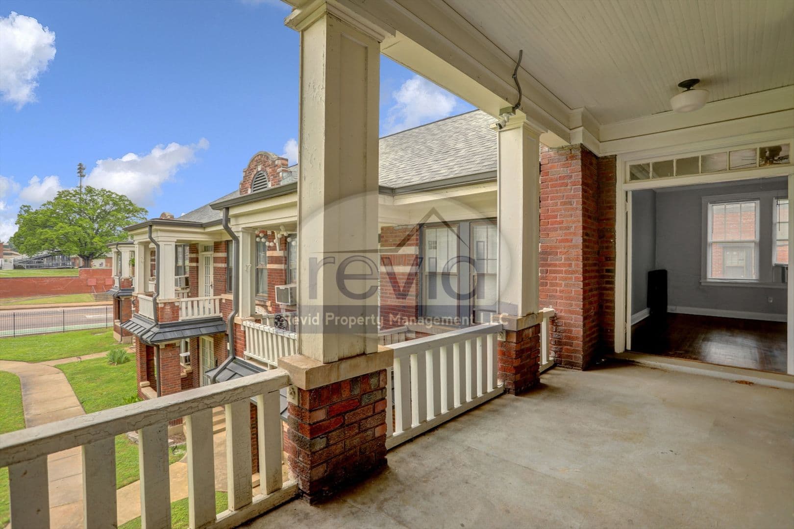 Memphis Apartment: 306 S. Cleveland Street