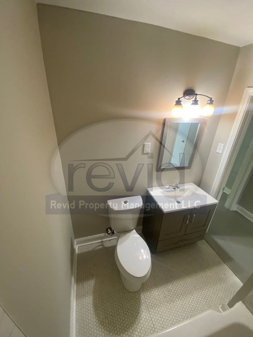 Memphis Apartment: 322 Hodges St.