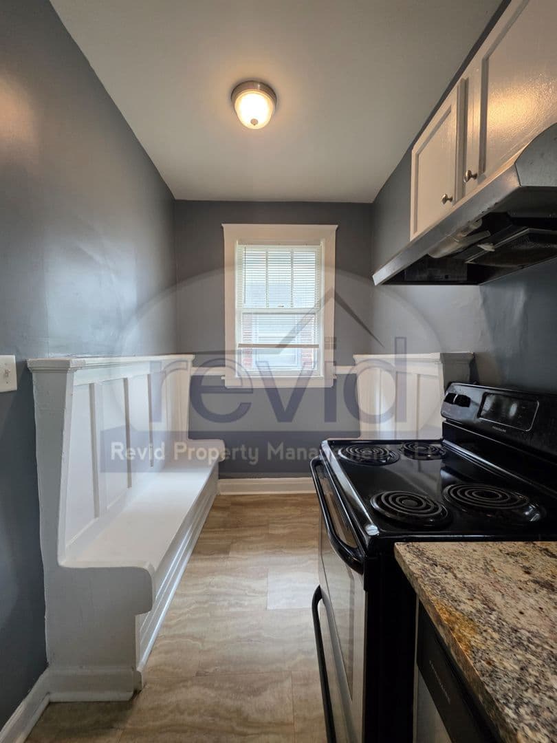 Memphis Apartment: 220 S. Cleveland St.