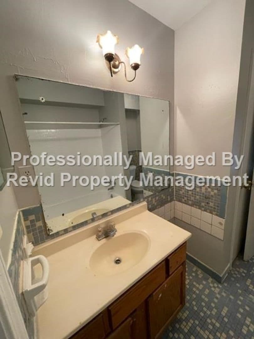 Memphis Apartment: 147 Stonewall St.