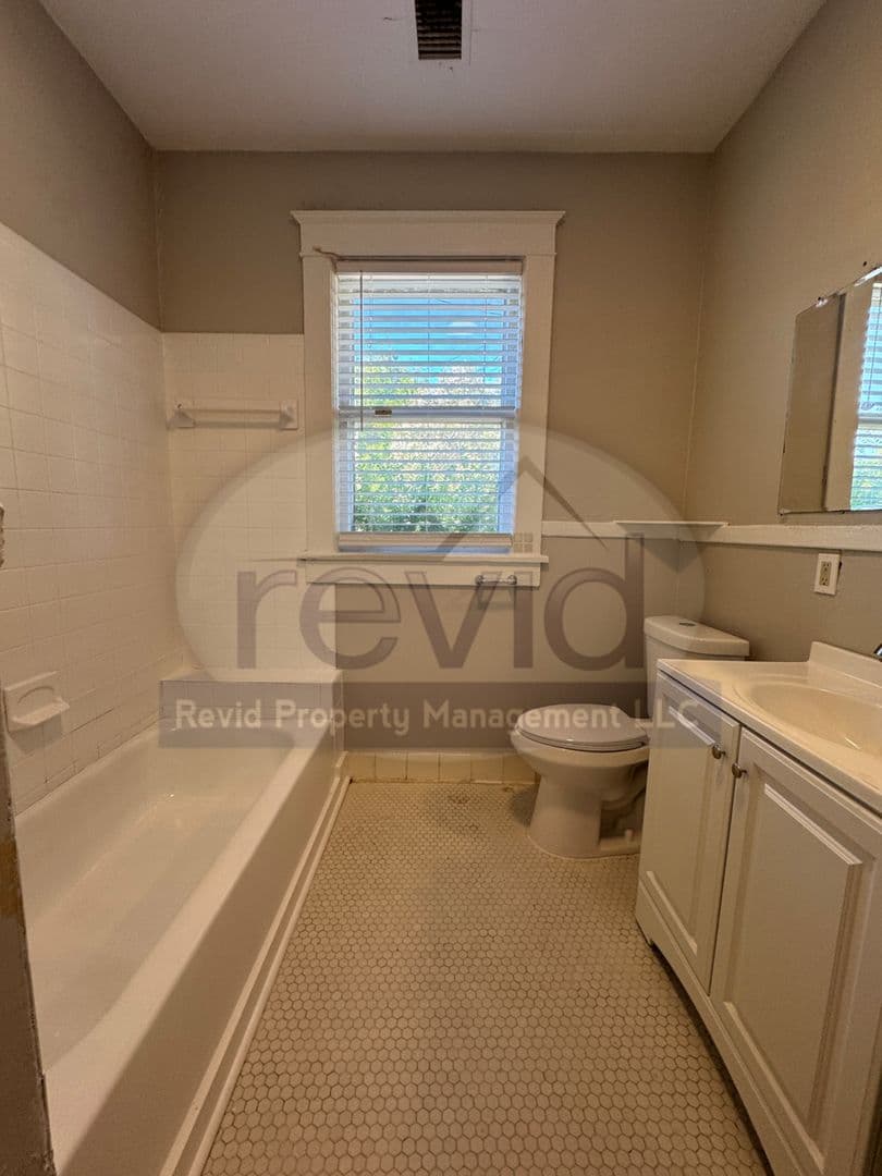 Memphis Apartment: 1536 Tutwiler Avenue