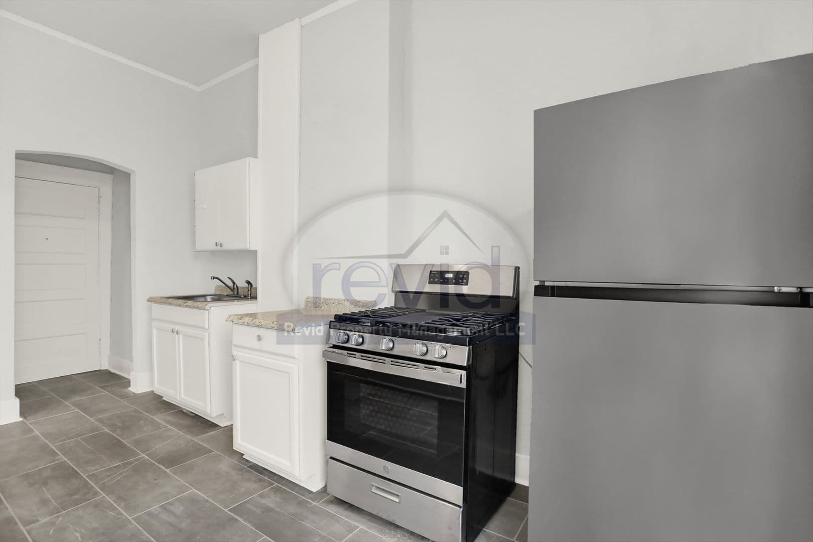 Memphis Apartment: 1742 Lawrence Ave.