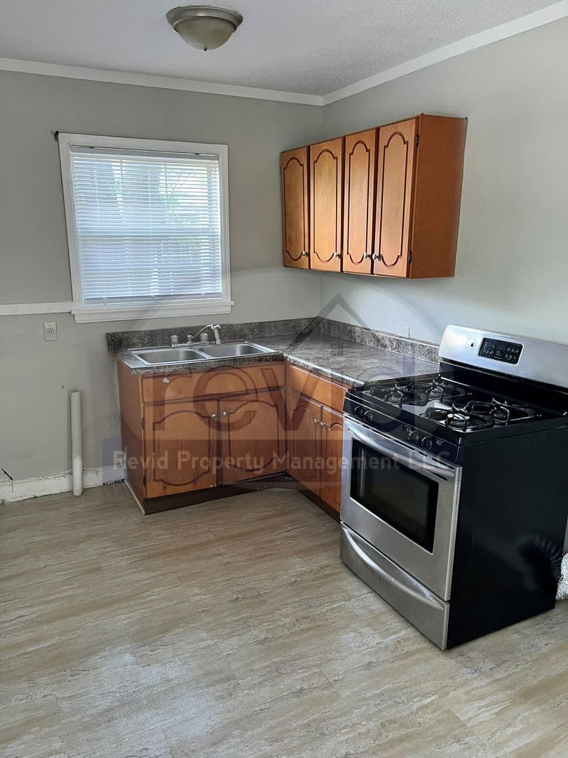 Memphis Apartment: 2562 Quail Ave.