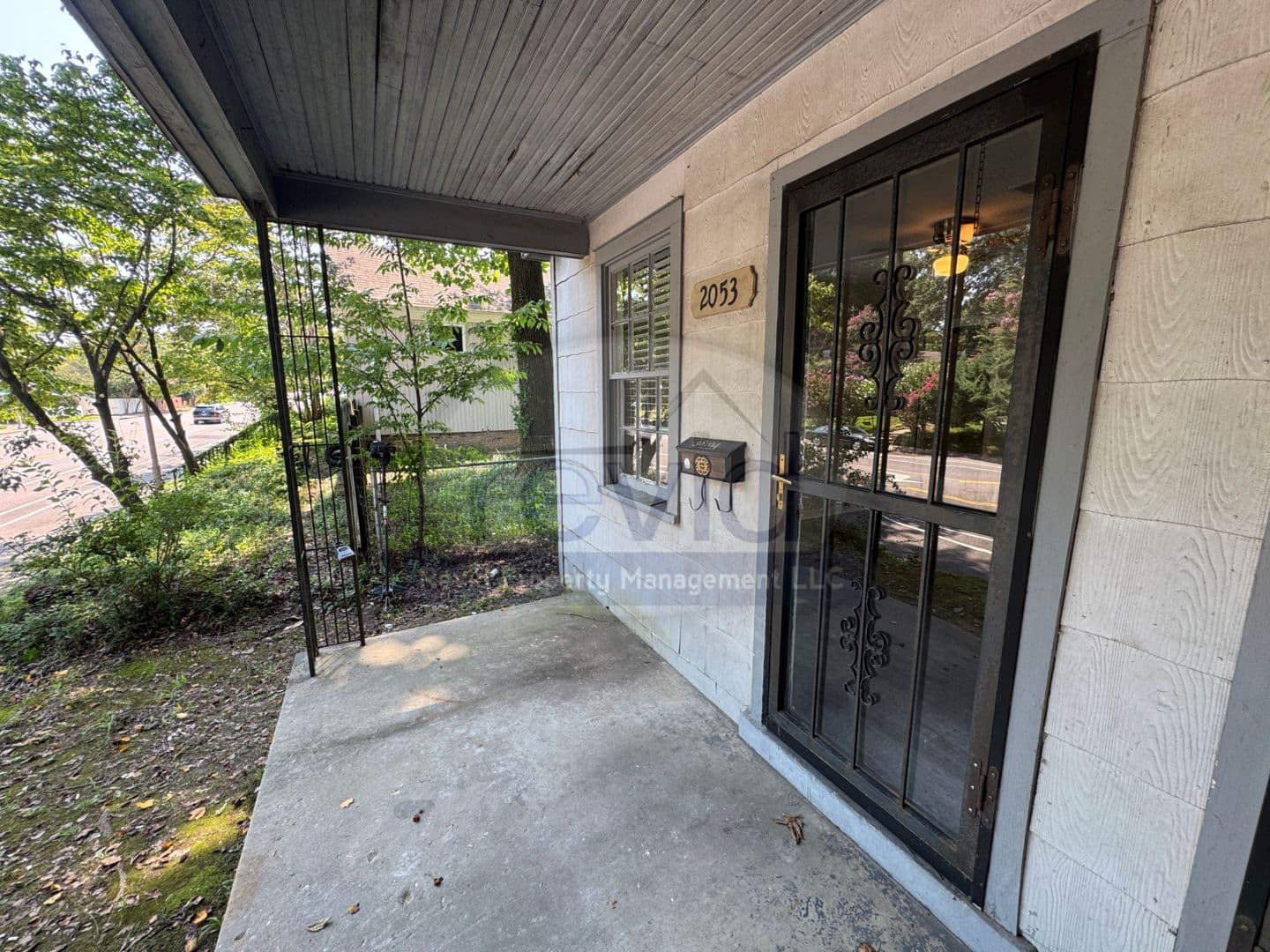 Memphis Apartment: 2051 Peabody