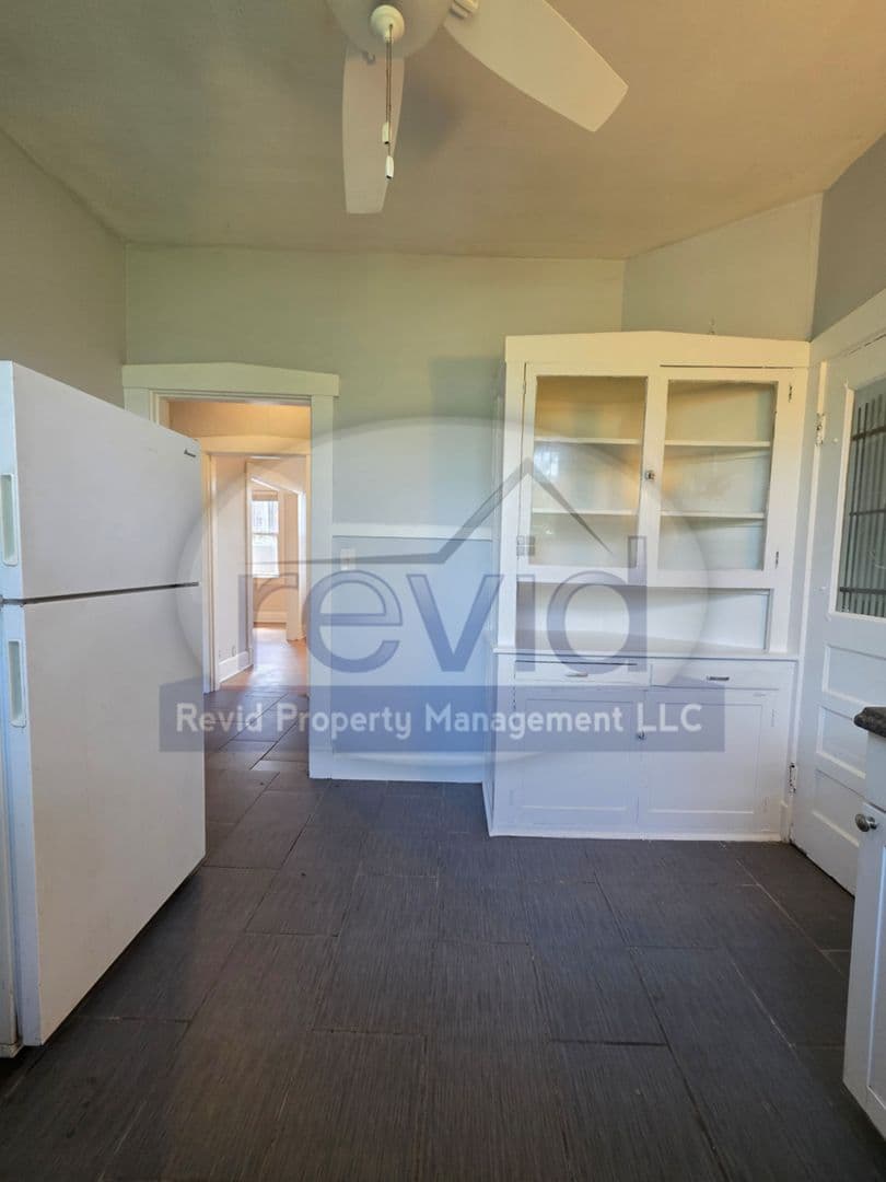 Memphis Apartment: 144 N Belvedere