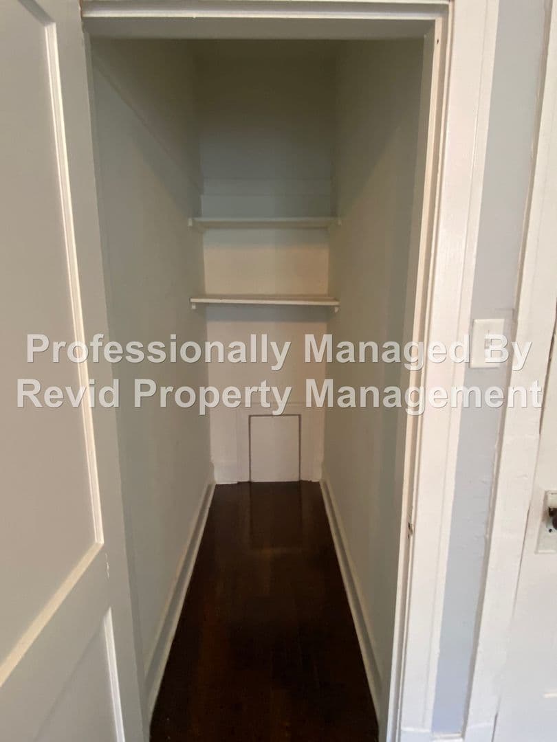Memphis Apartment: 148 Stonewall Place
