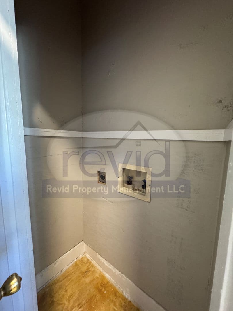 Memphis Apartment: 1536 Tutwiler Avenue