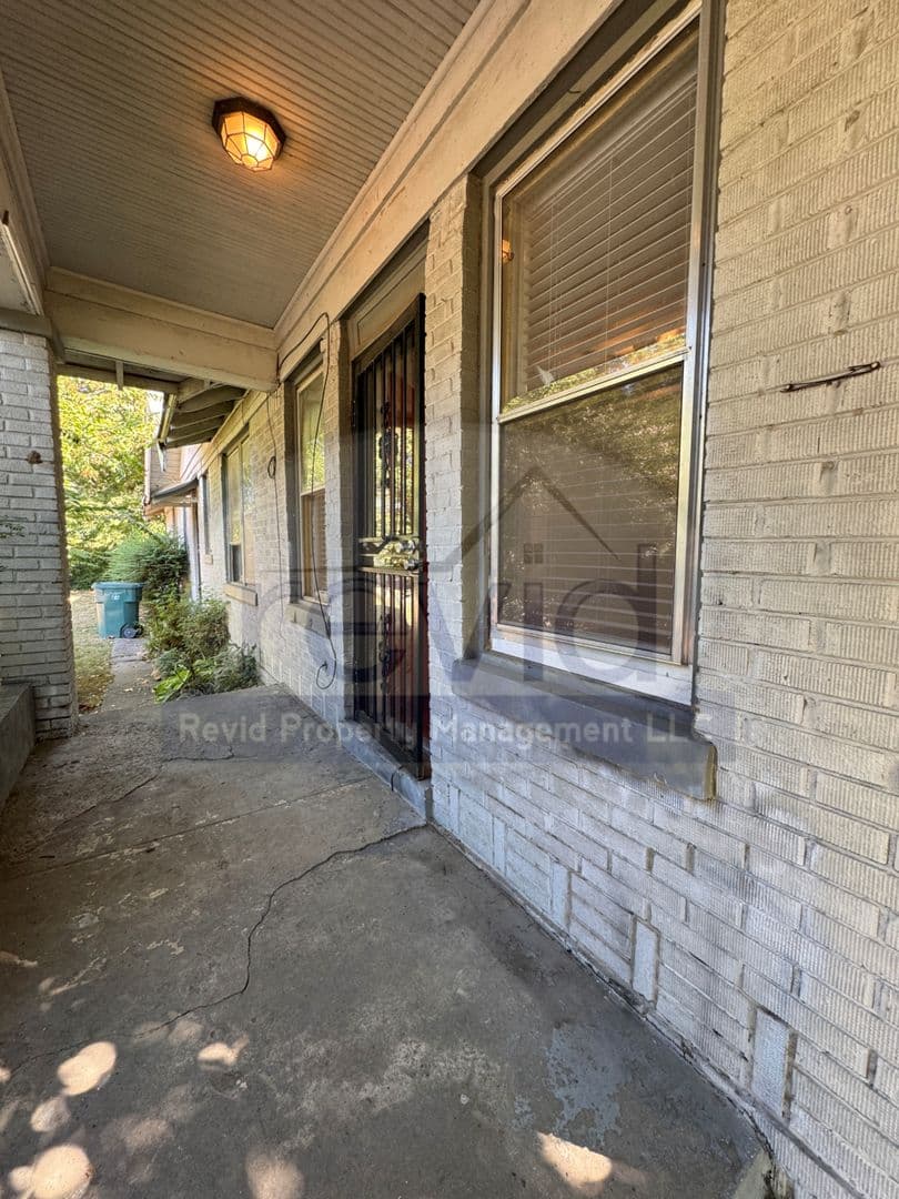 Memphis Apartment: 1536 Tutwiler Avenue