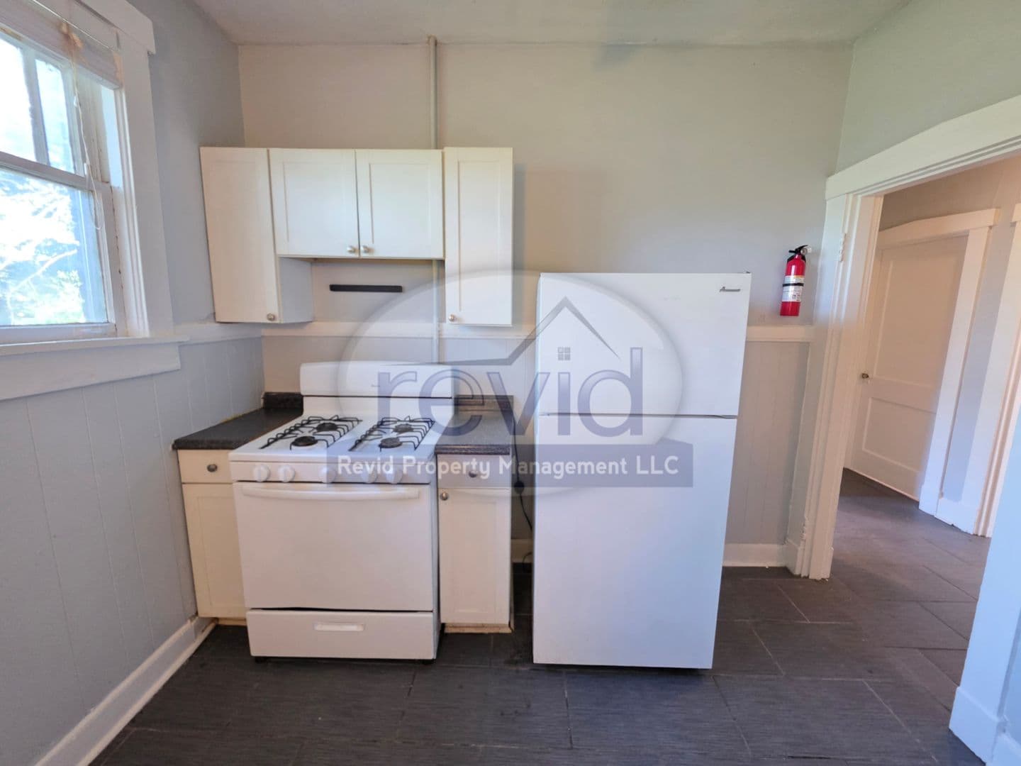 Memphis Apartment: 144 N Belvedere