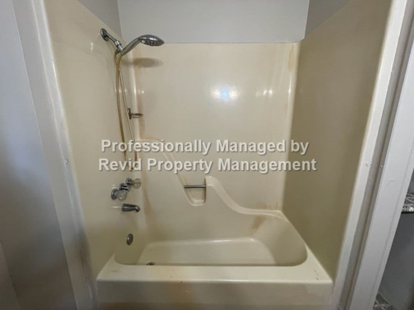 Memphis Apartment: 26 McNeil