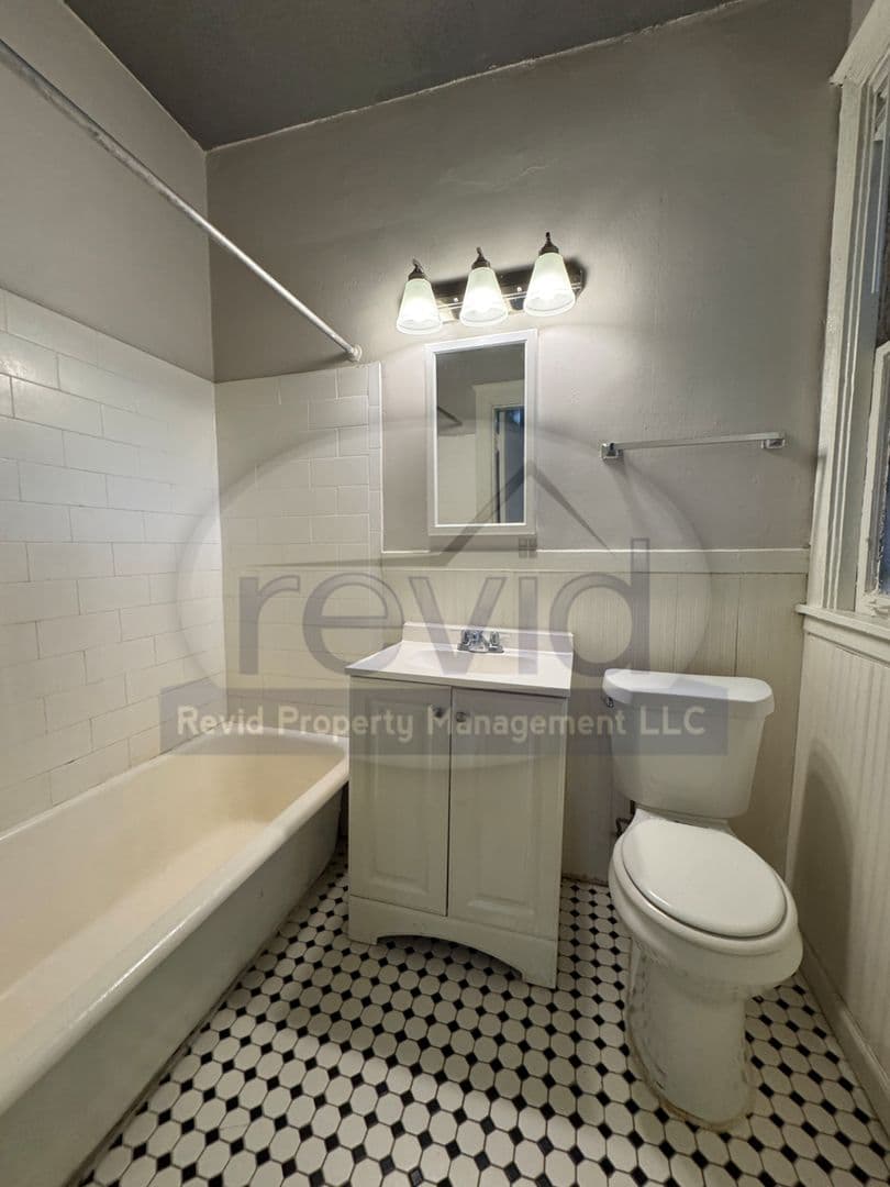 Memphis Apartment: 306 S. Cleveland Street