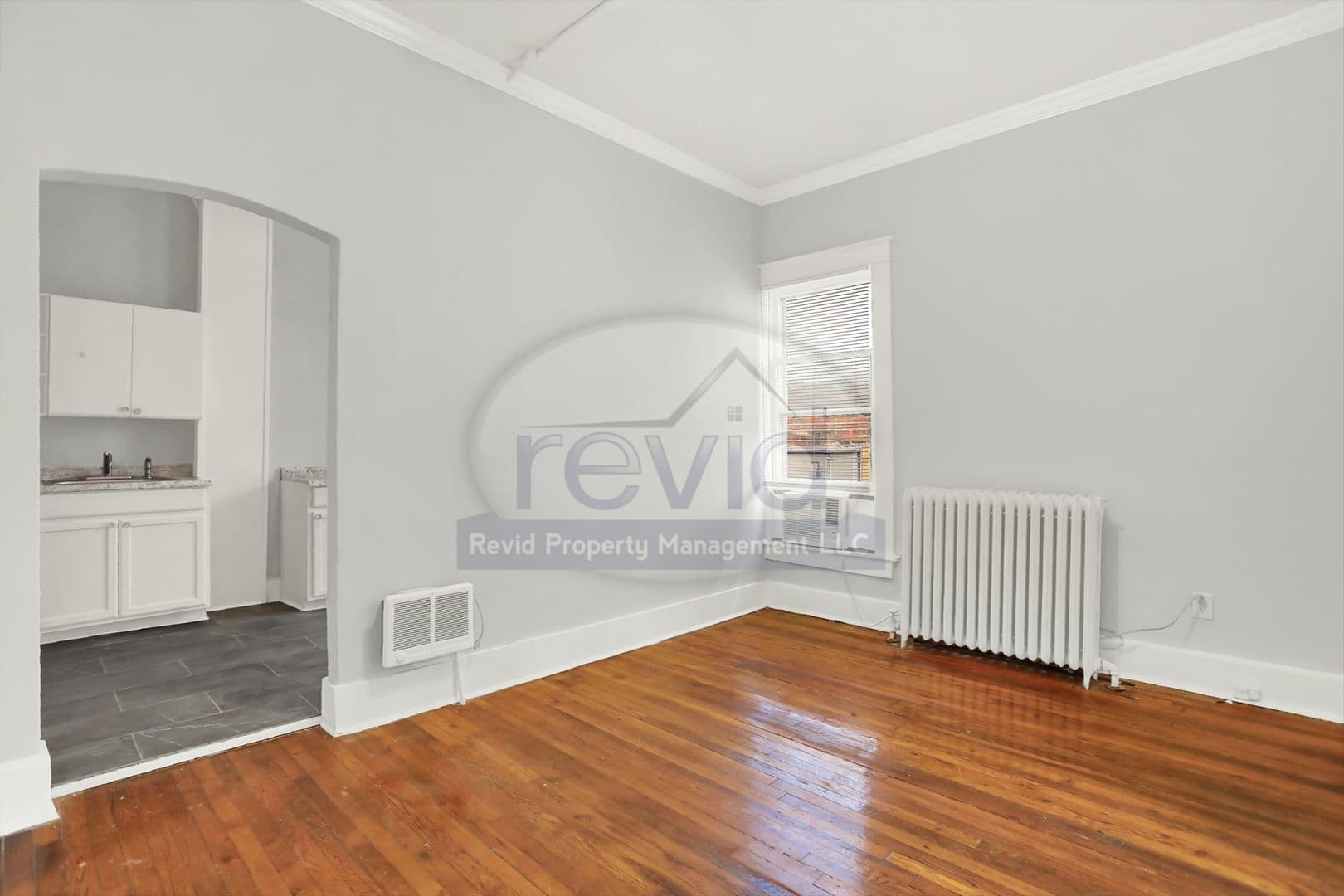 Memphis Apartment: 1742 Lawrence Ave.