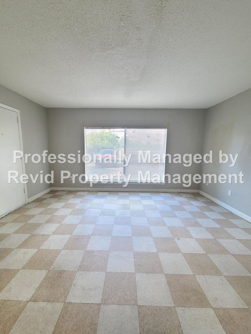 Memphis Apartment: 147 Stonewall St.
