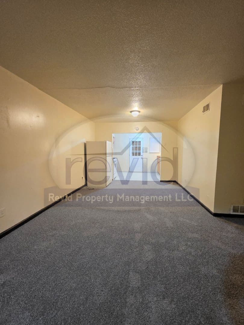 Memphis Apartment: 1861 Corning Ave.