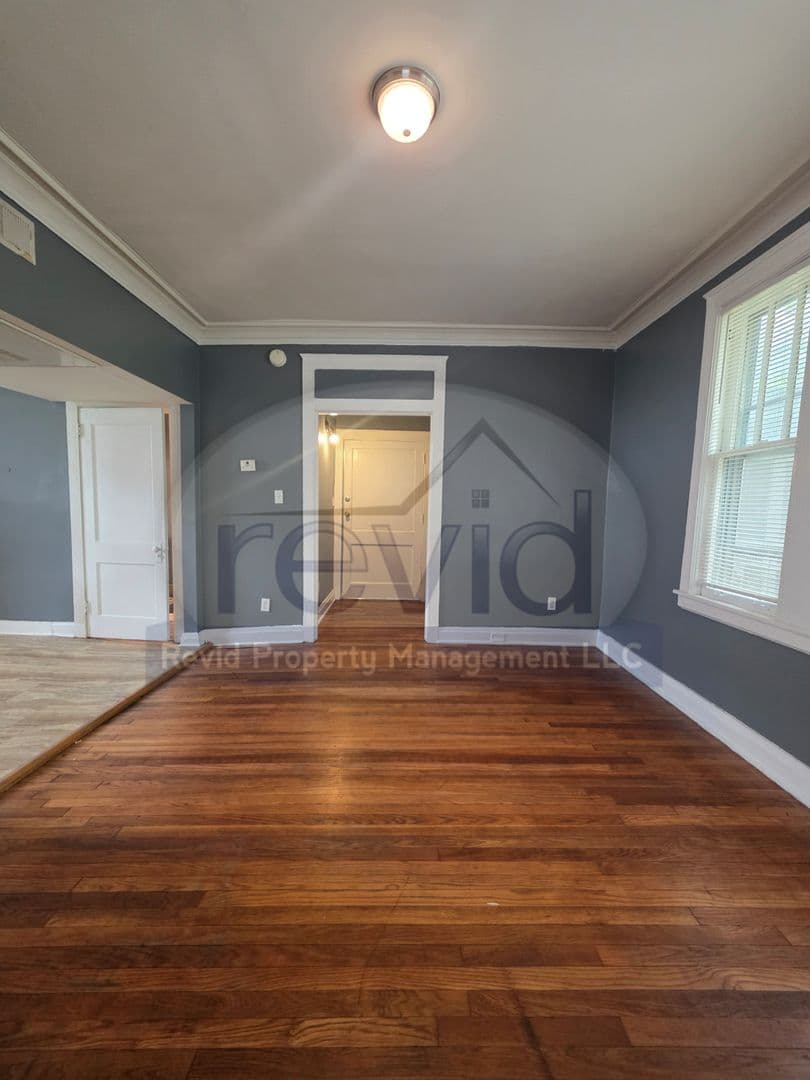 Memphis Apartment: 220 S. Cleveland St.