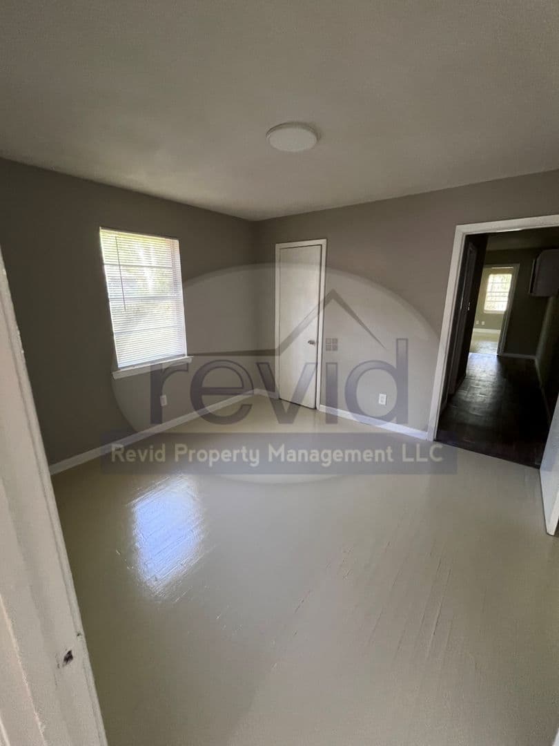 Memphis Apartment: 952 Emmie St.
