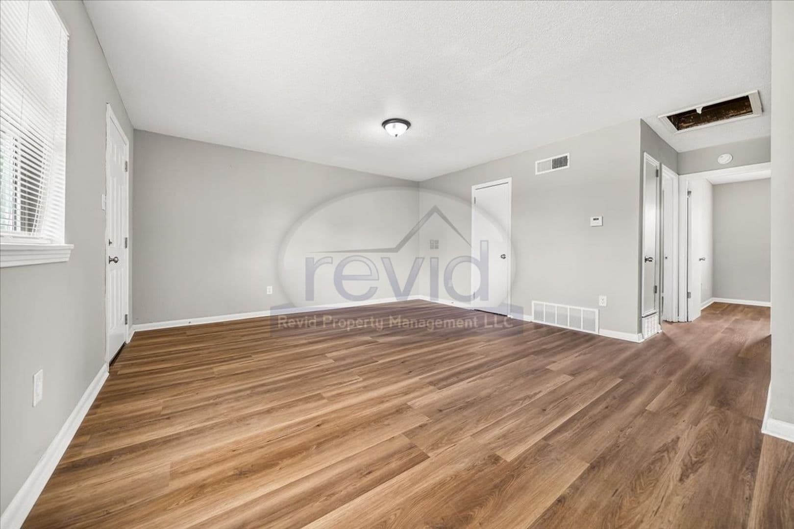 Memphis Apartment: 708 Hastings
