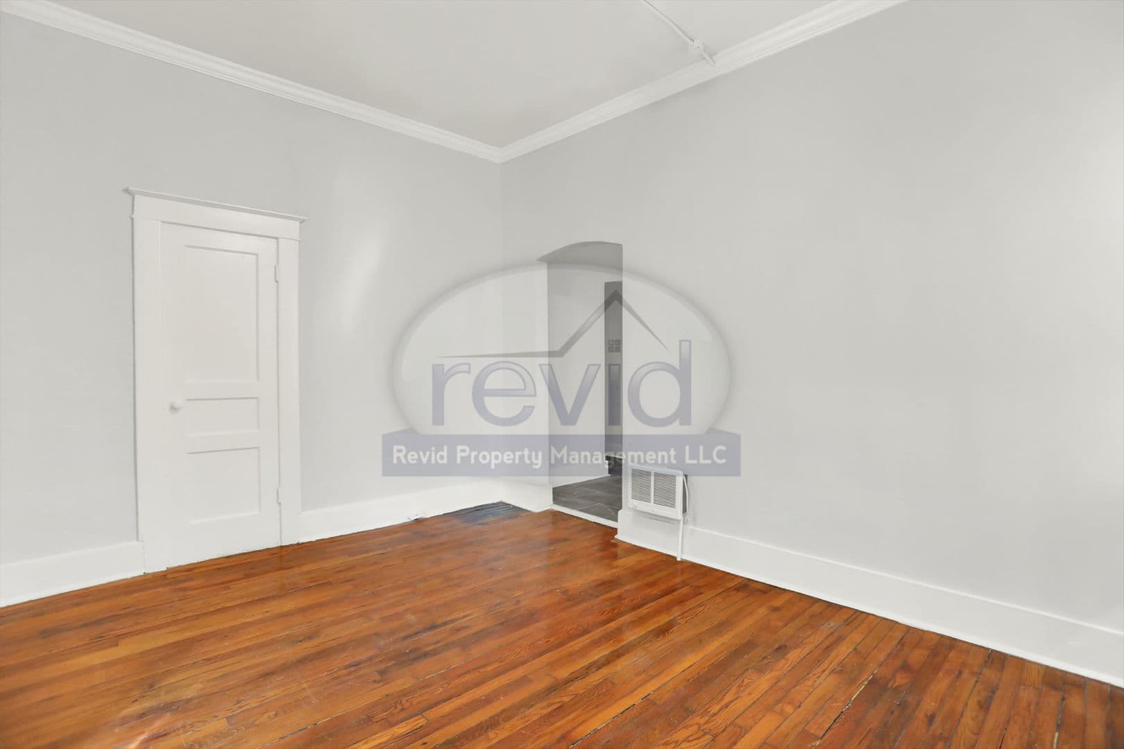 Memphis Apartment: 1742 Lawrence Ave.