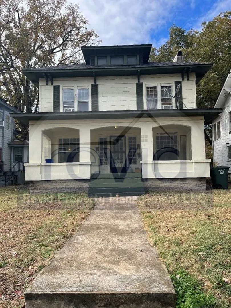 Memphis Apartment: 25 S. Barksdale