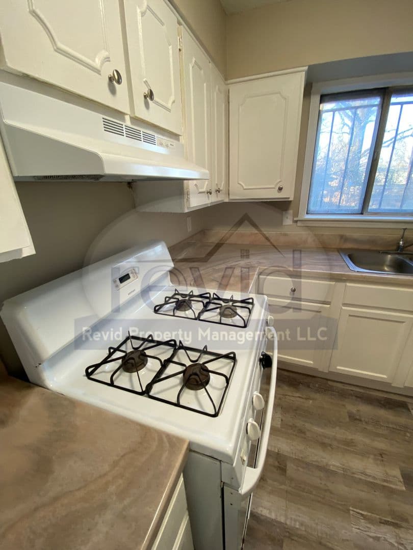 Memphis Apartment: 3414 Carnes Ave.