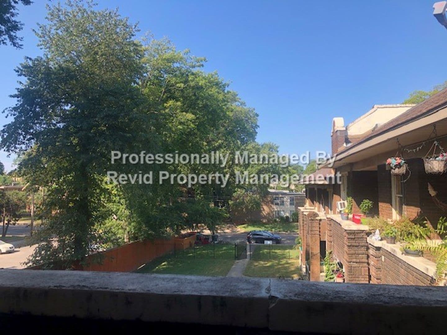 Memphis Apartment: 144 N Belvedere