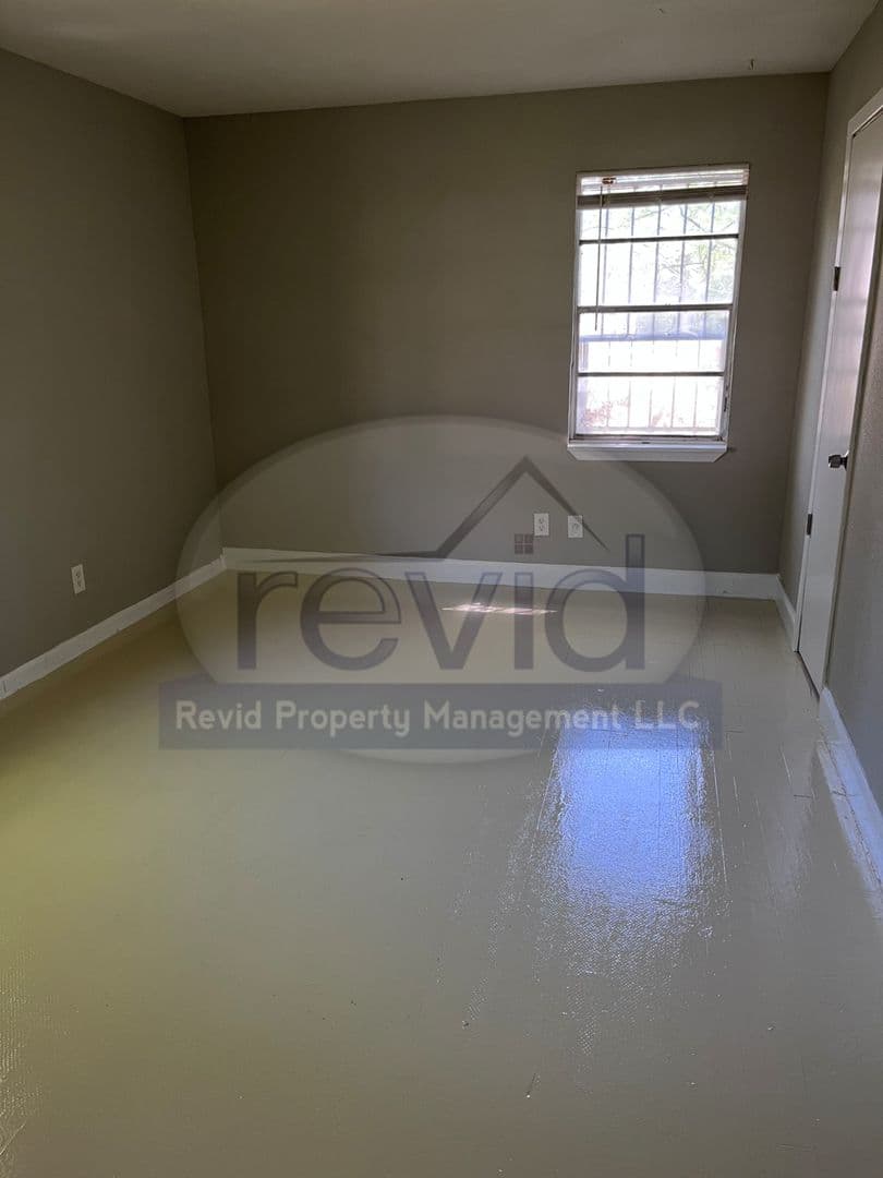 Memphis Apartment: 952 Emmie St.