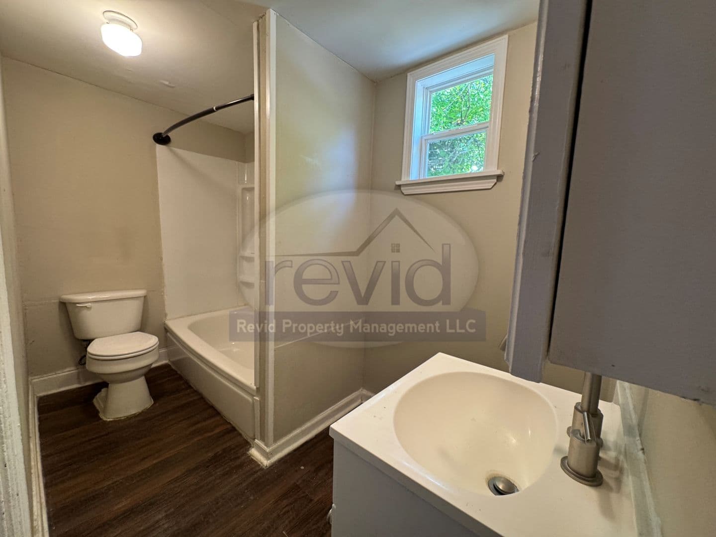 Memphis Apartment: 3516 Carnes Ave