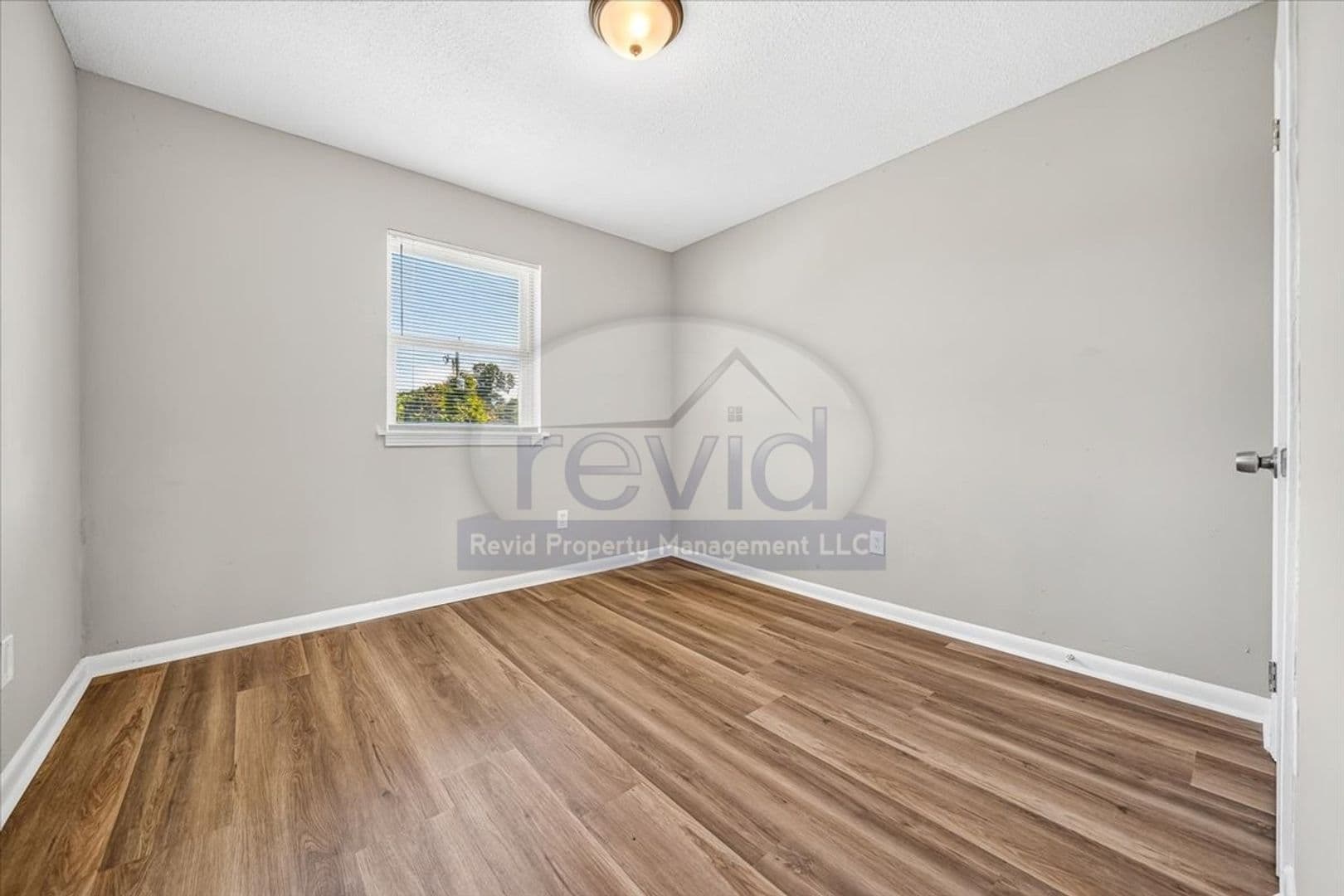 Memphis Apartment: 708 Hastings