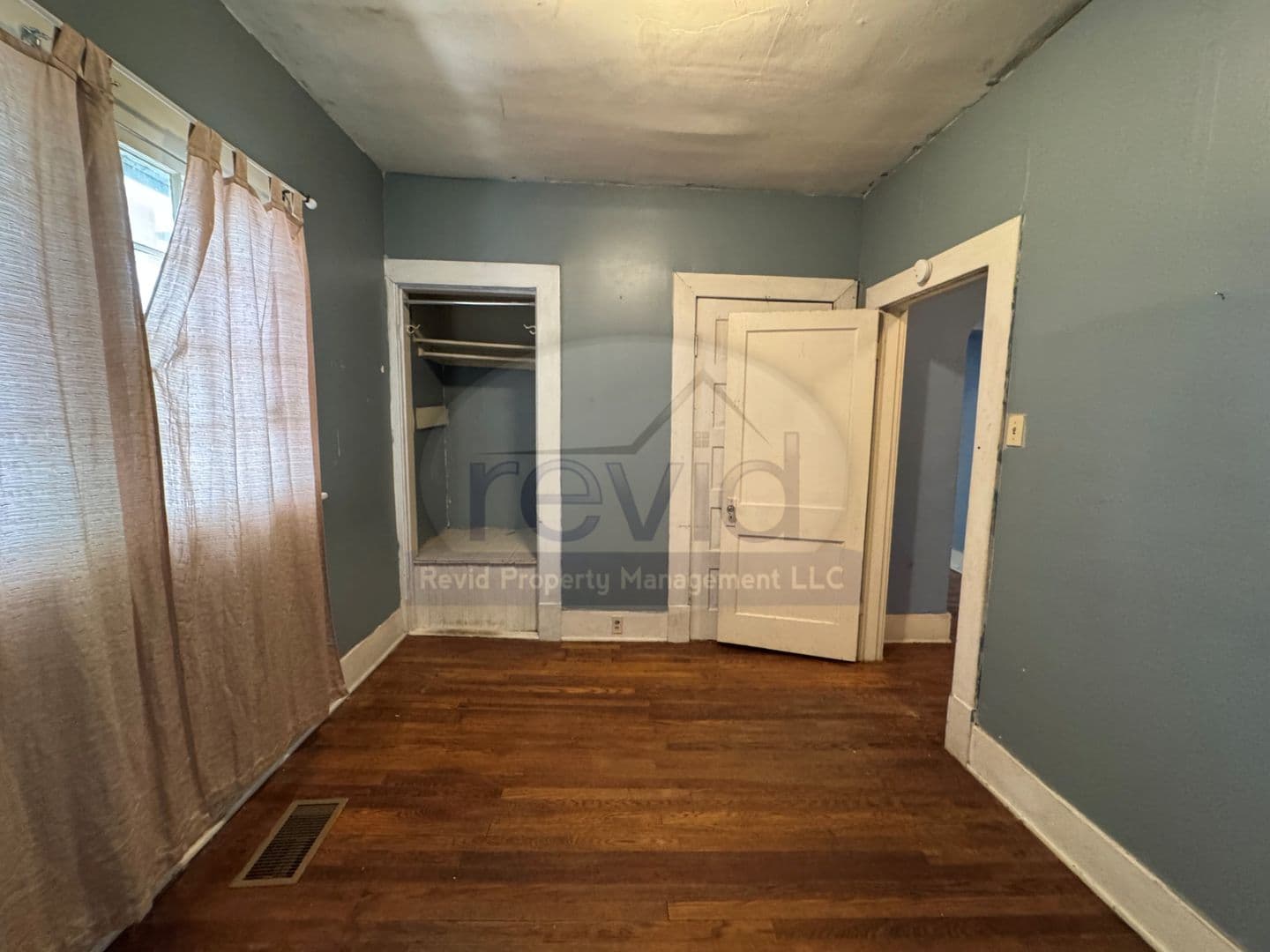 Memphis Apartment: 25 S. Barksdale