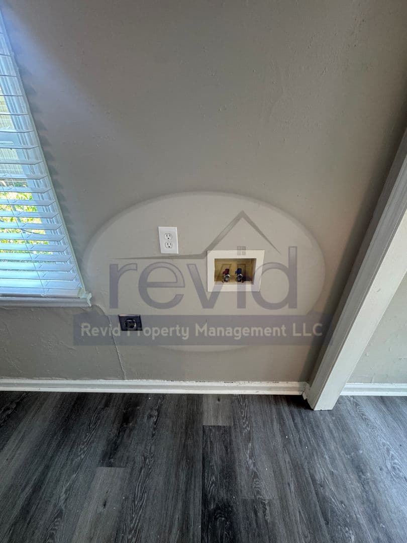 Memphis Apartment: 2051 Peabody
