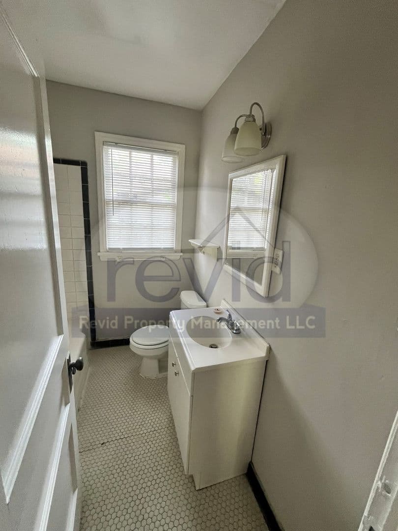 Memphis Apartment: 2562 Quail Ave.