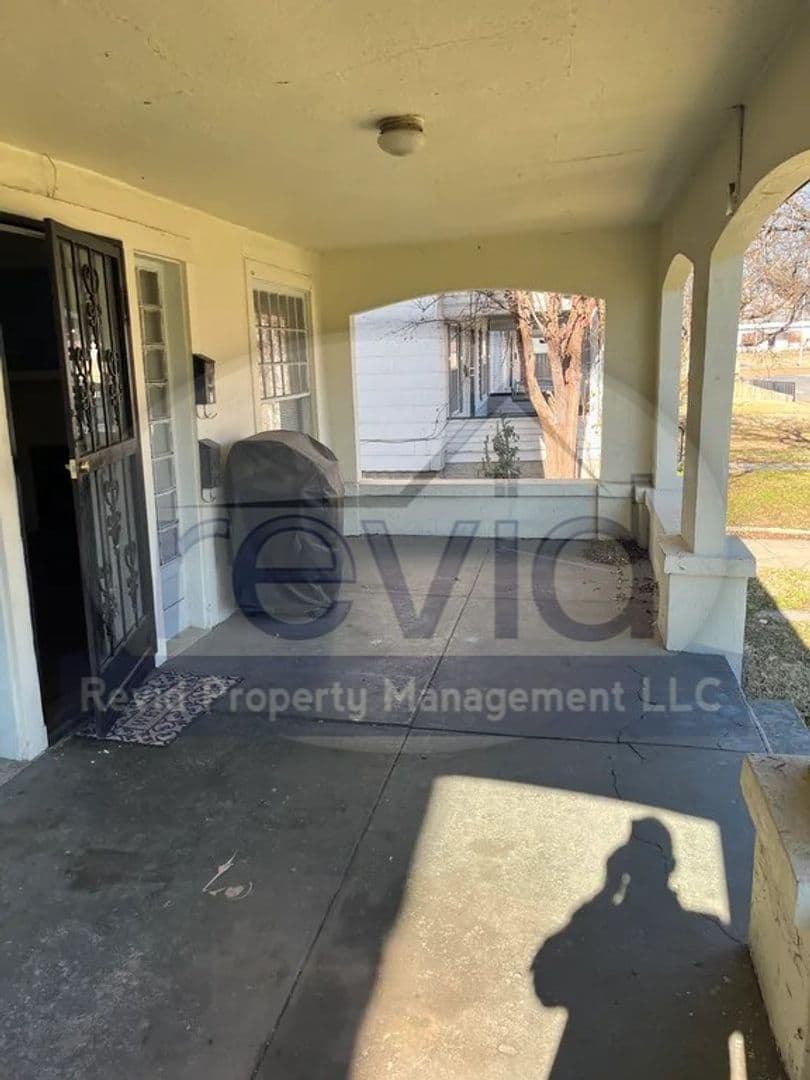 Memphis Apartment: 25 S. Barksdale