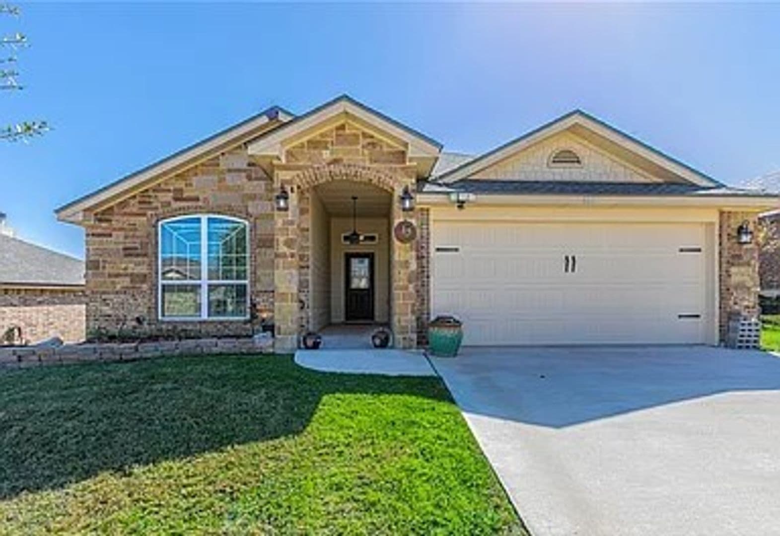 TEMPLE House: 821 KENDRA DR,