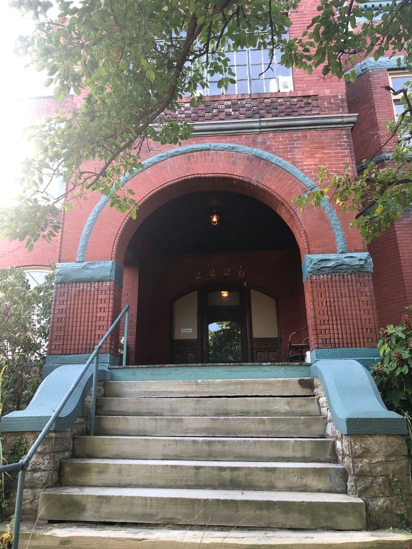 Cincinnati Apartment: 2229 Park Ave.