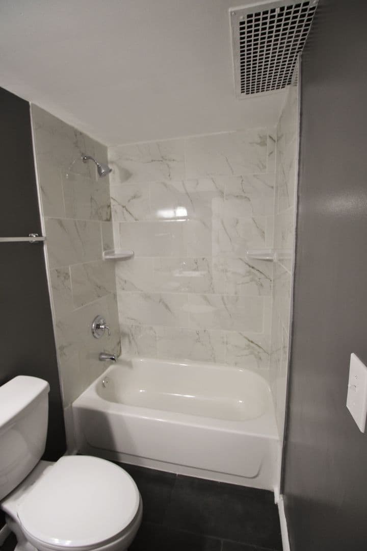Cincinnati Apartment: 2229 Park Ave.
