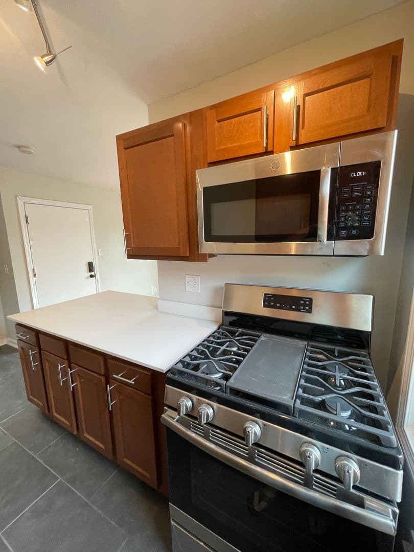 Cincinnati Apartment: 3036-3040 Hackberry St.