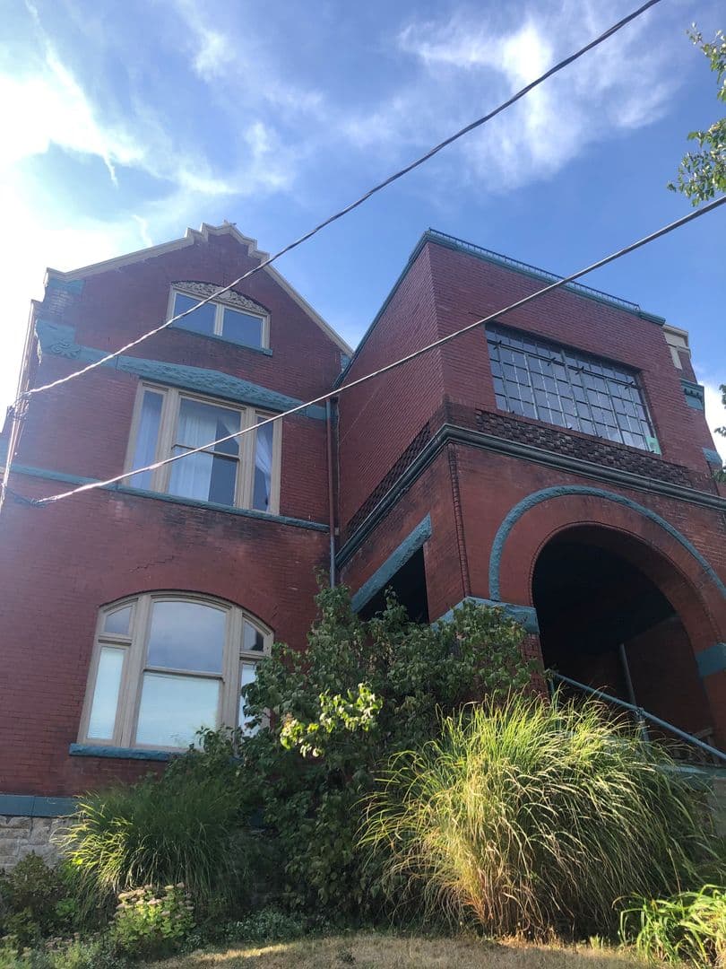 Cincinnati Apartment: 2229 Park Ave.