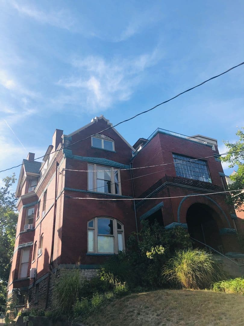 Cincinnati Apartment: 2229 Park Ave.