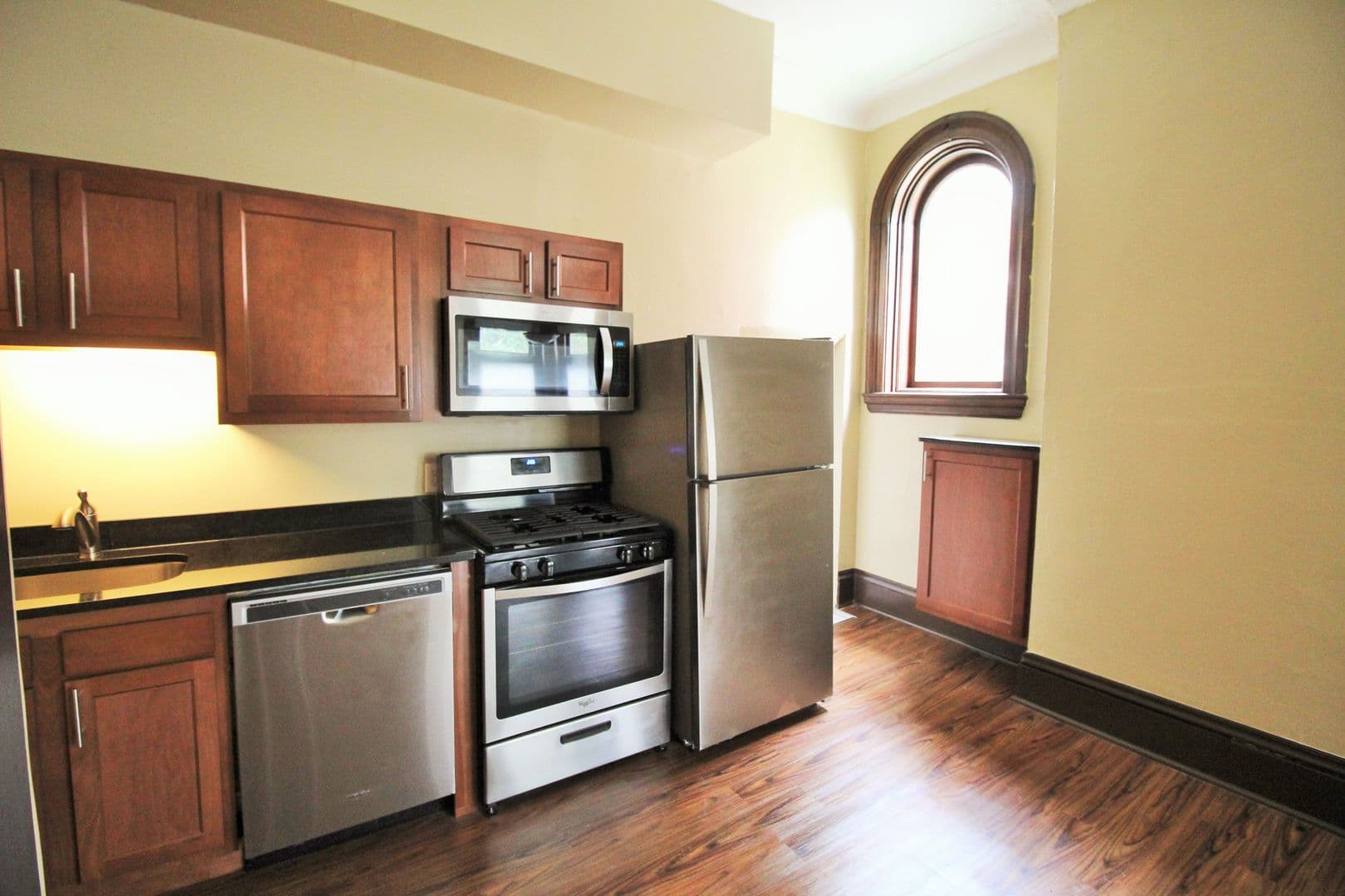 Cincinnati Apartment: 2229 Park Ave.