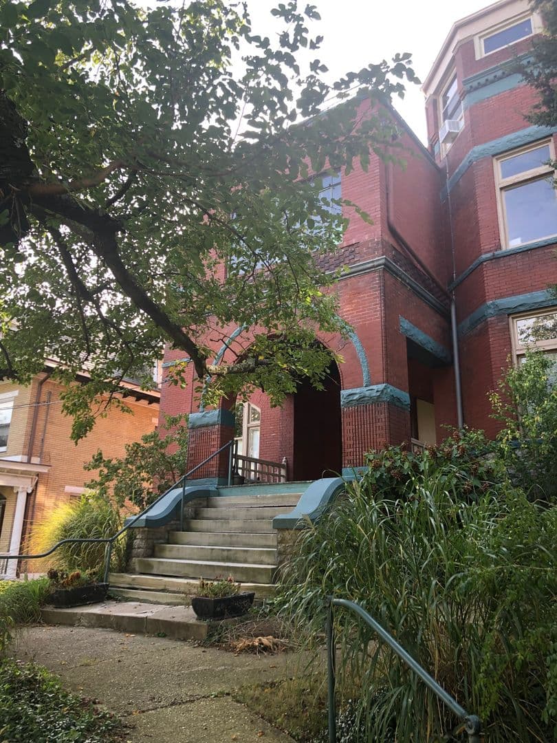 Cincinnati Apartment: 2229 Park Ave.