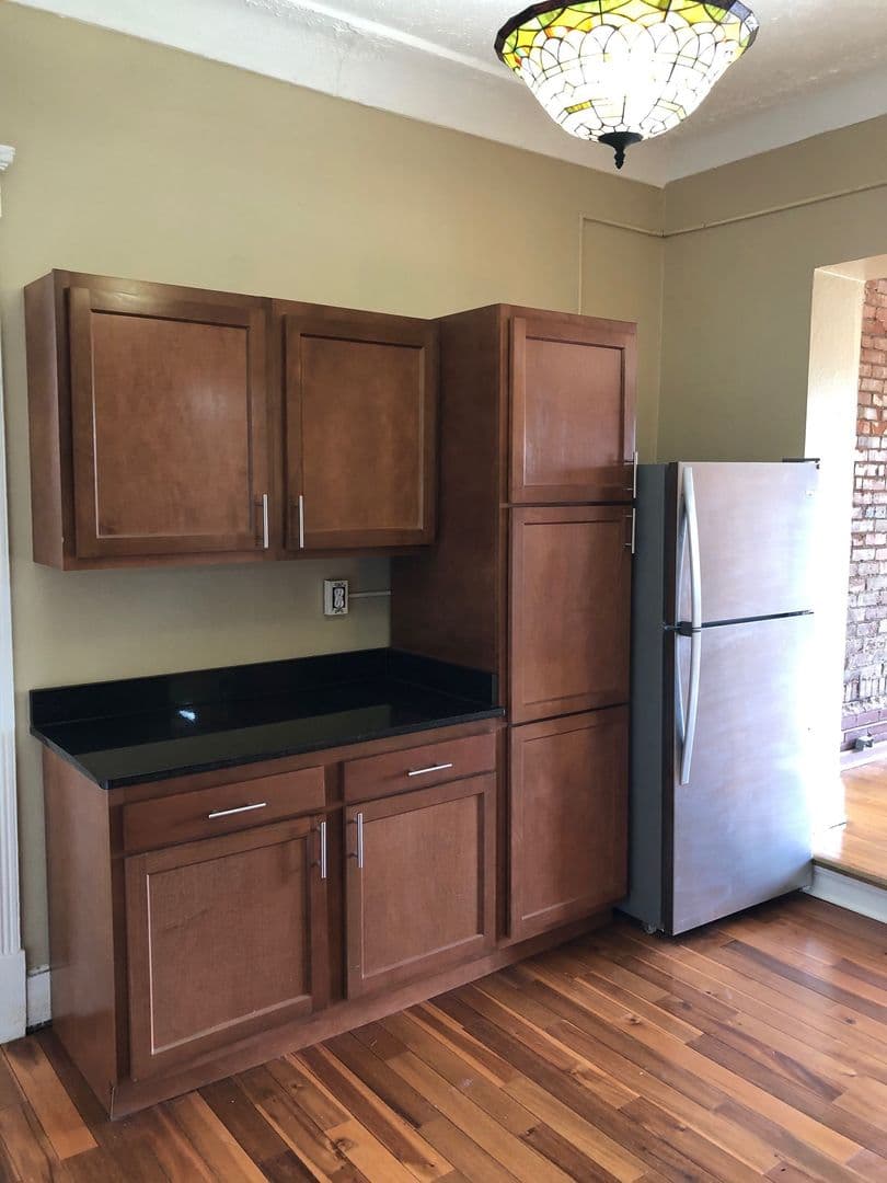 Cincinnati Apartment: 2229 Park Ave.