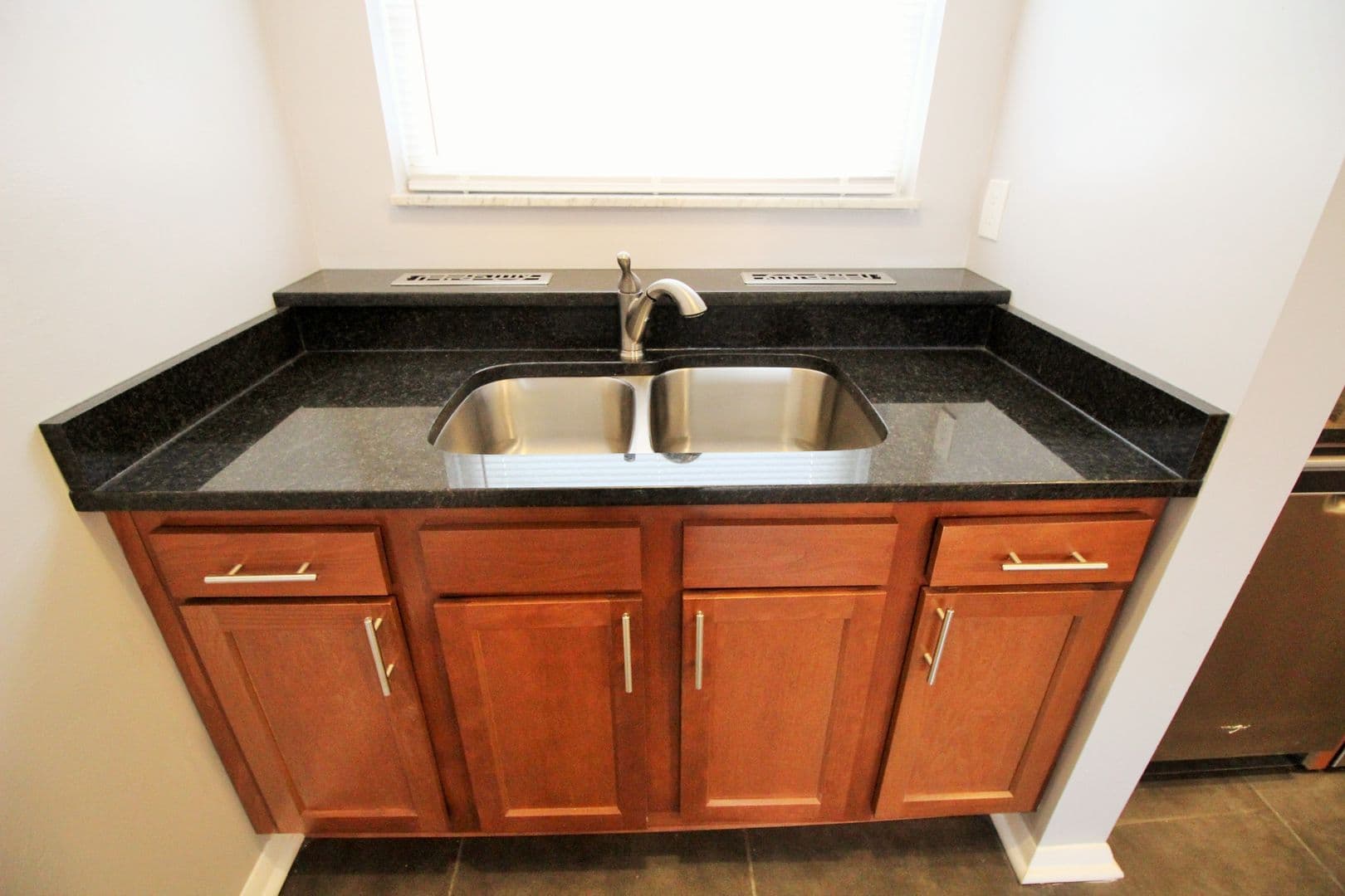 Cincinnati Apartment: 3126-3128 Hackberry St.