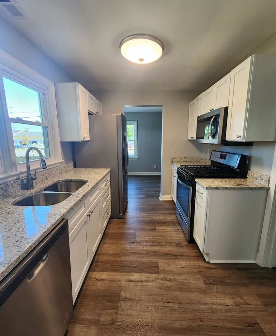Louisville House: 1244 Algonquin Pkwy