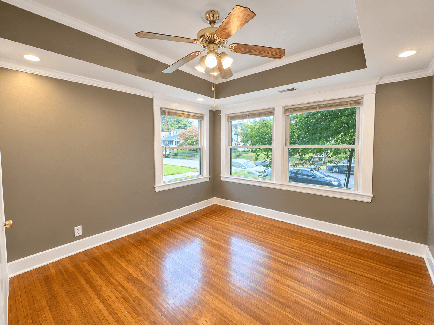 Louisville Apartment: 1801 Roanoke Ave