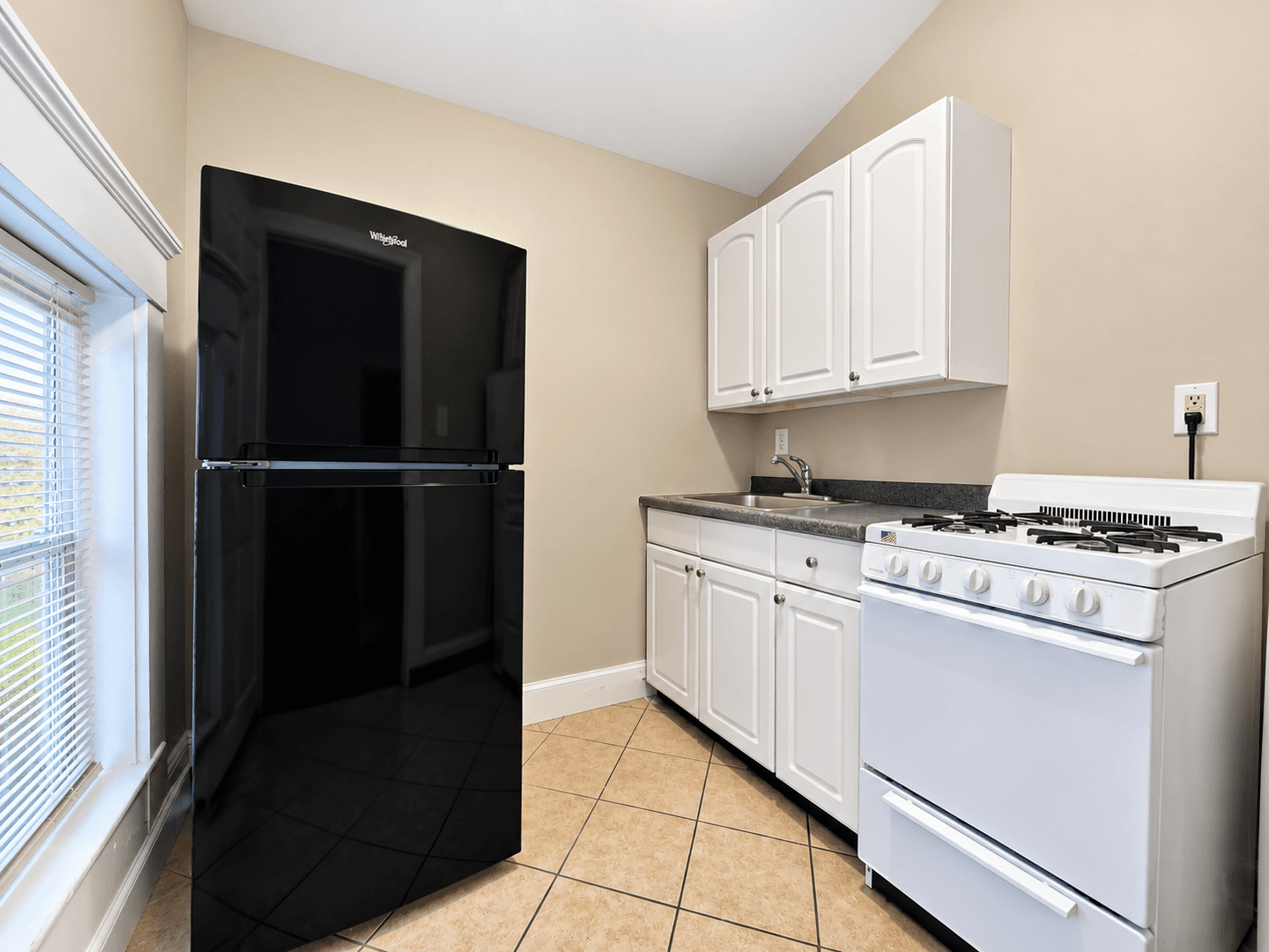 Louisville Apartment: 224 E Oak St